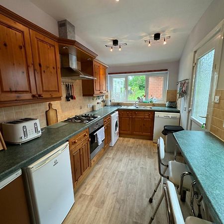 Small Double Room Near Southmead 브리스틀 외부 사진