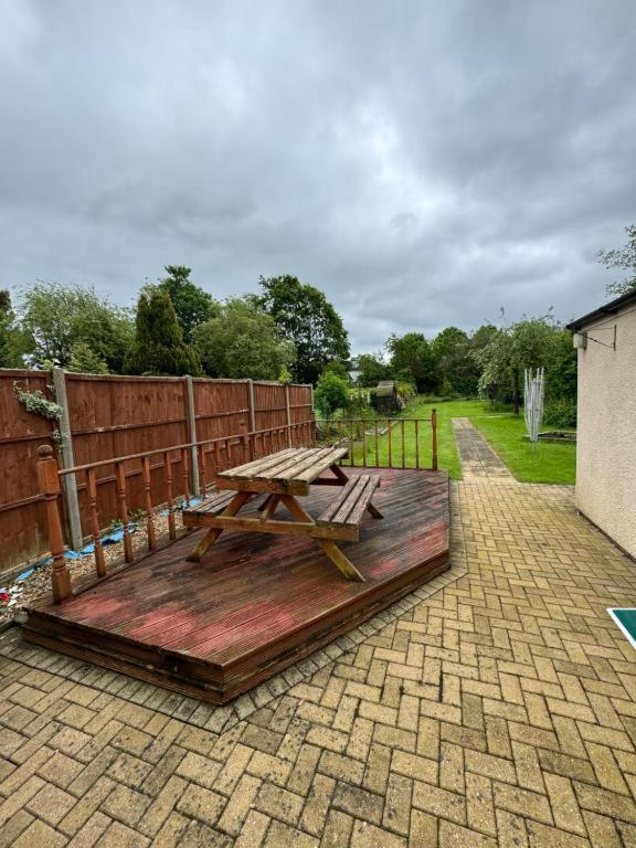 Small Double Room Near Southmead 브리스틀 외부 사진